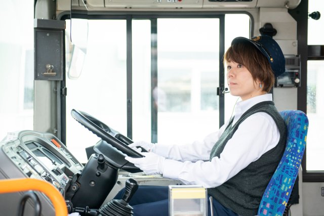 バス運転手 田邊亜紀さんのインタビューを公開 北海道 未来のしごとの参考書
